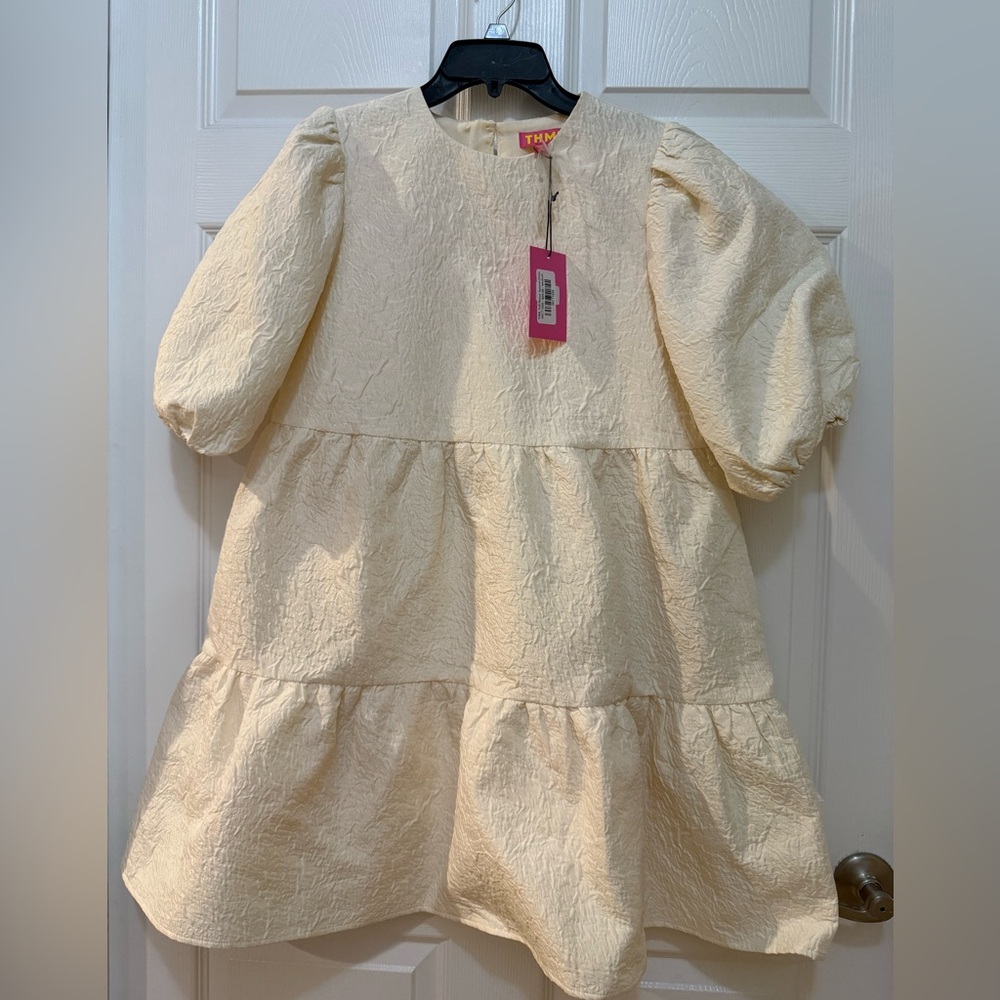 White puffy sleeve dress